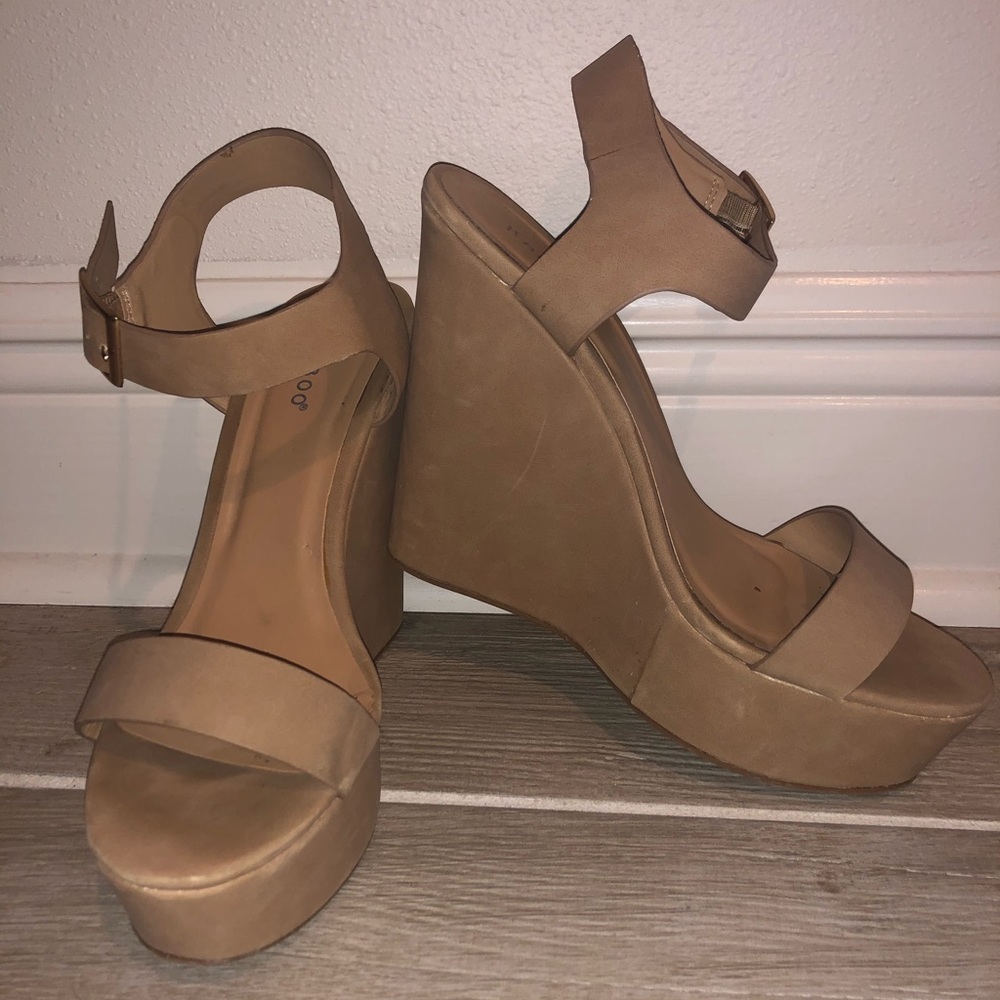 BAMBOO brand nude wedges 👠